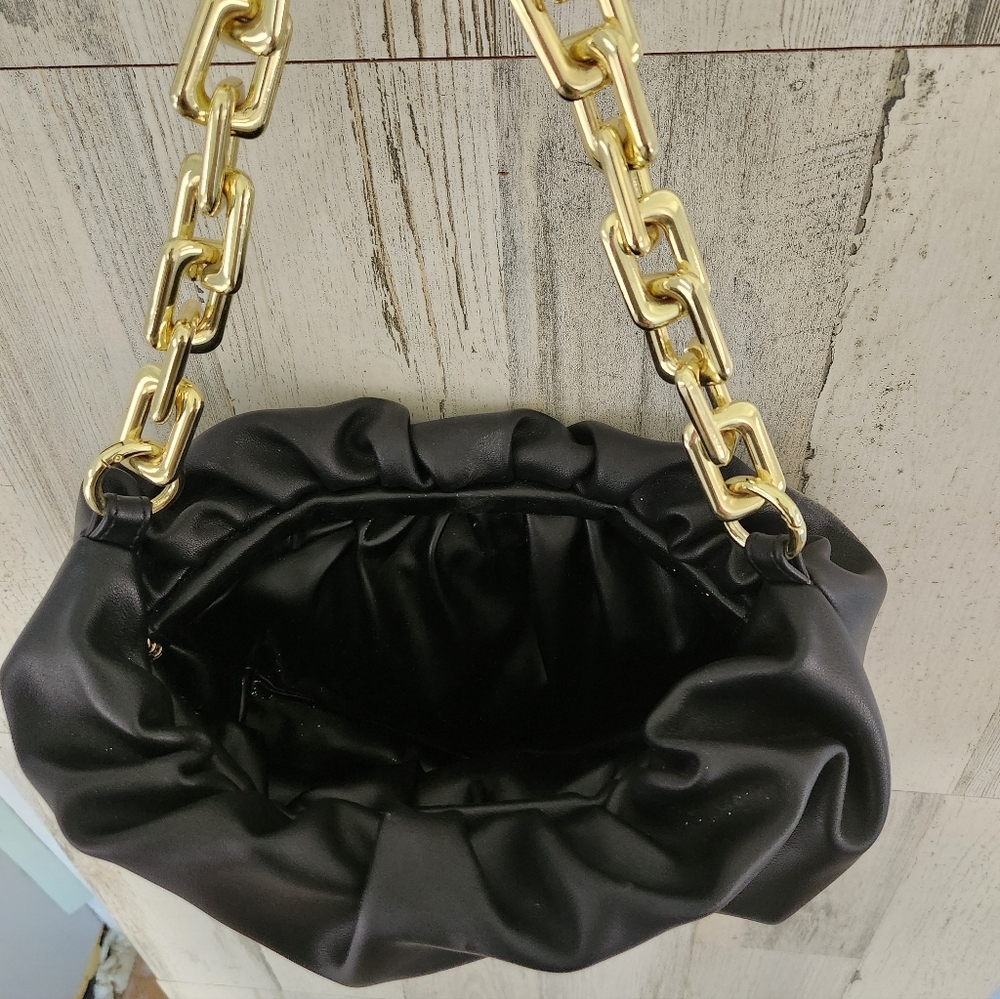 Elegant Black Chain Shoulder Bag - Picture 3 of 4